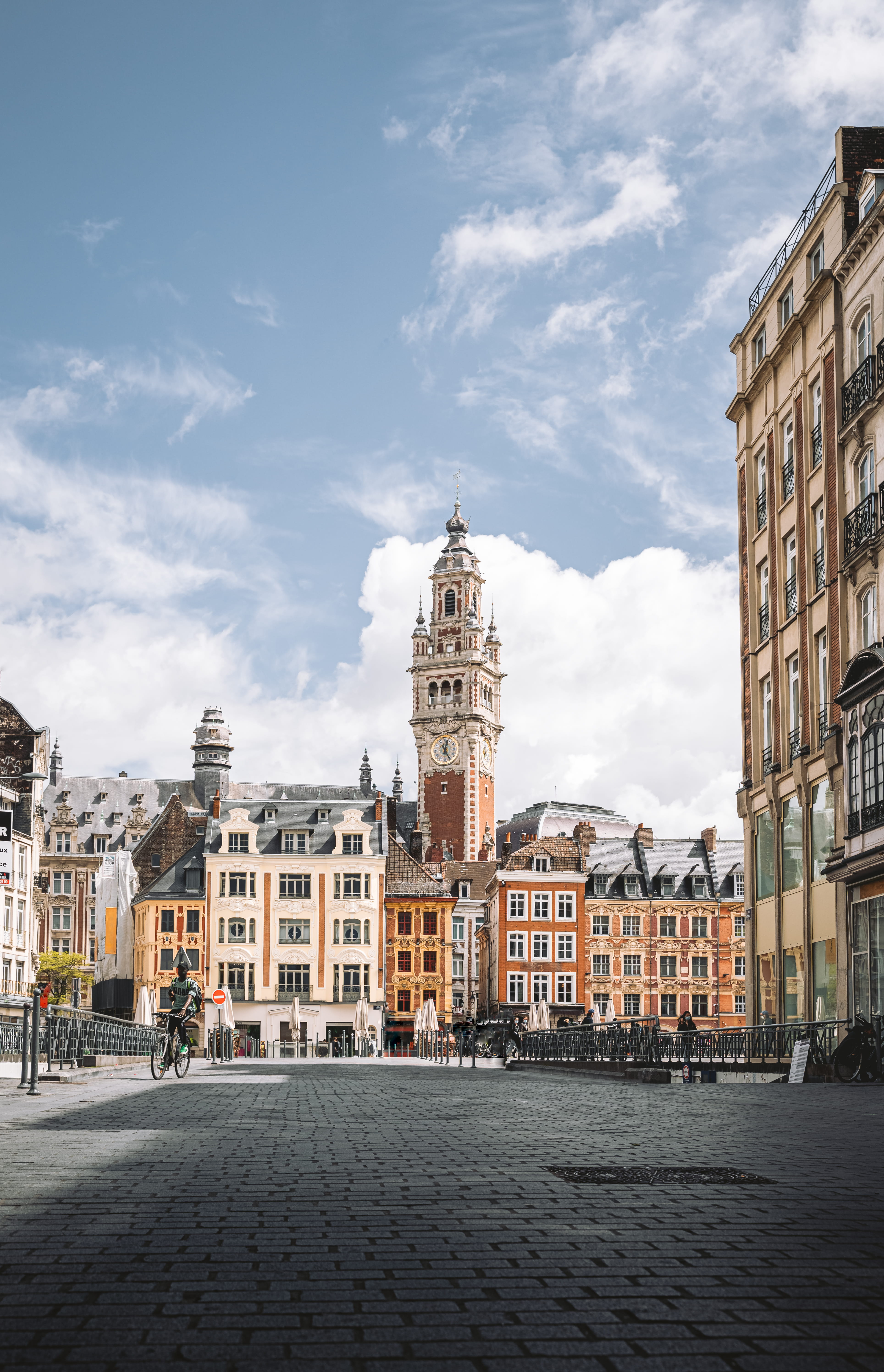 Grand'Place de Lille et beffroi de la CCI — chauffeur privé VTC centre-ville
